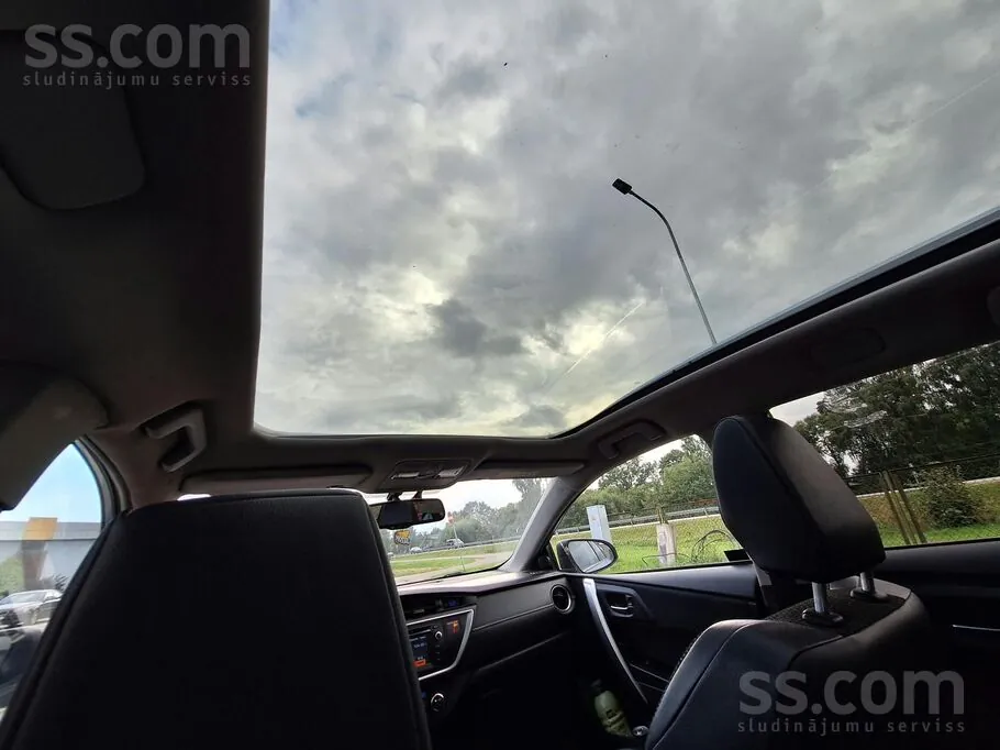 Toyota Auris 2013 photo 5