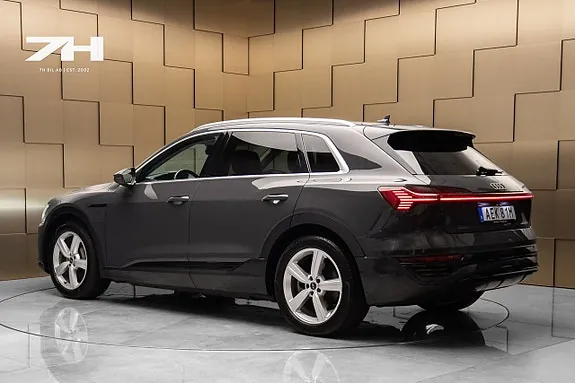Audi Q8 E-Tron 2024 photo 3