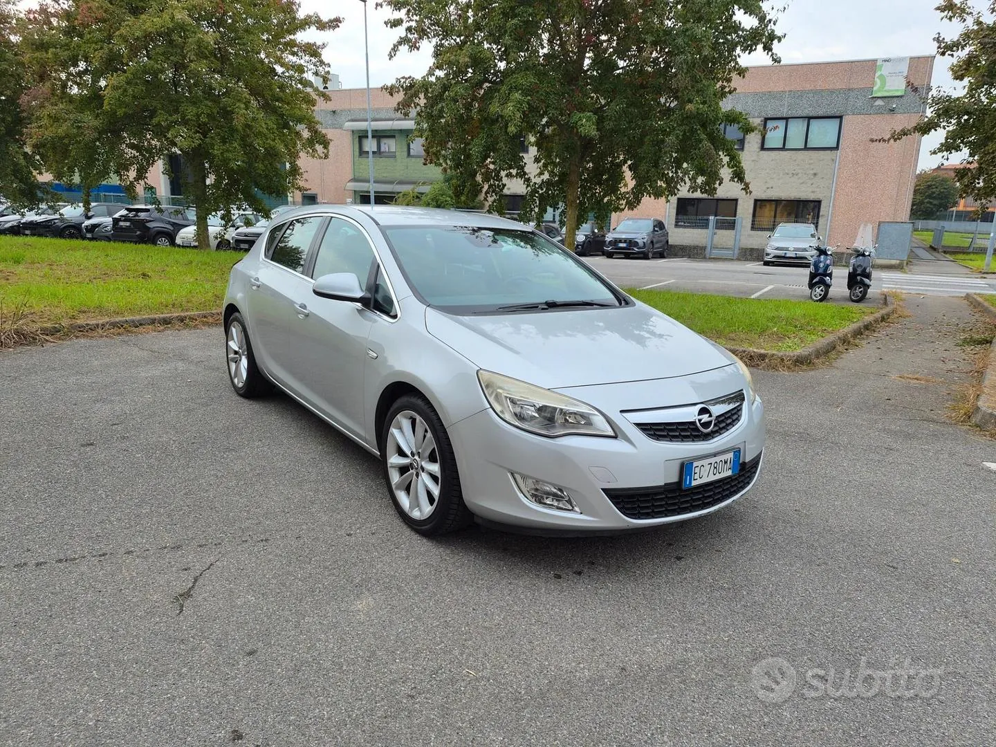 Opel Astra 2010 photo 3