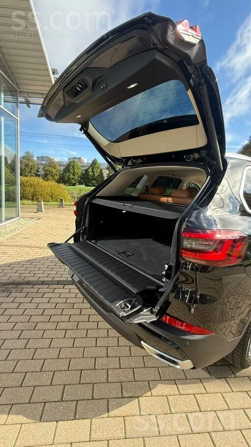 BMW X5 2023 photo 2