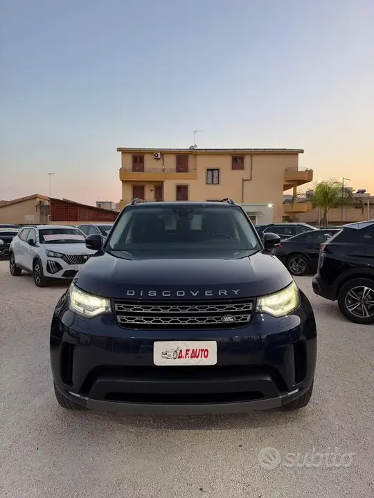 Land Rover Discovery 2018 photo 2