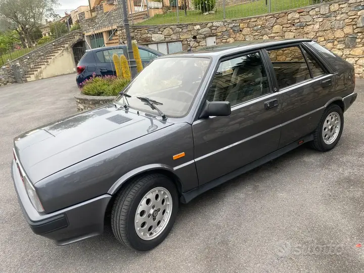 Lancia Delta 1988 photo 2