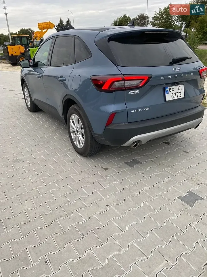 Ford Escape 2025 photo 3