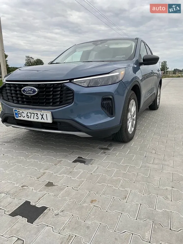 Ford Escape 2025 photo 2