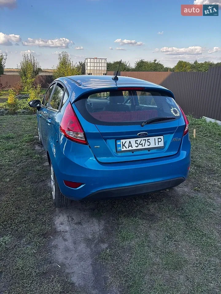 Ford Fiesta 2012 photo 3