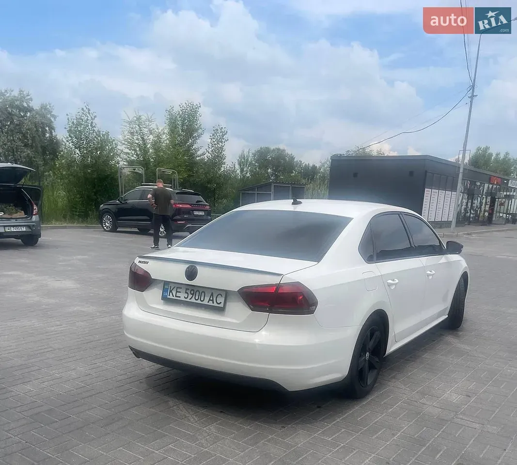 Volkswagen Passat 2013 photo 2