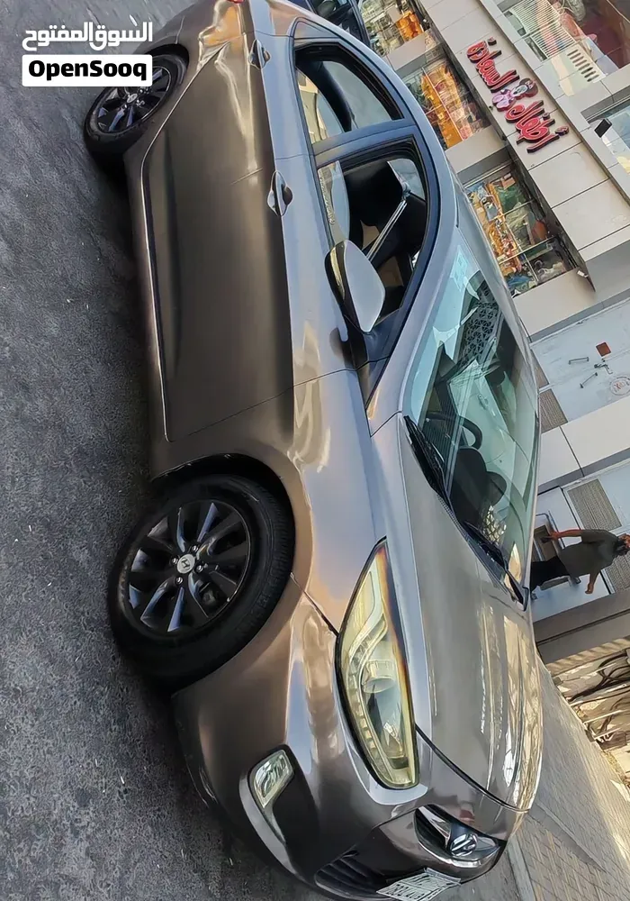 Hyundai Accent 2013 photo 2