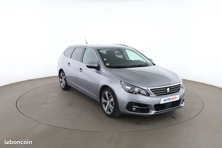 Peugeot 308 2019 photo 4