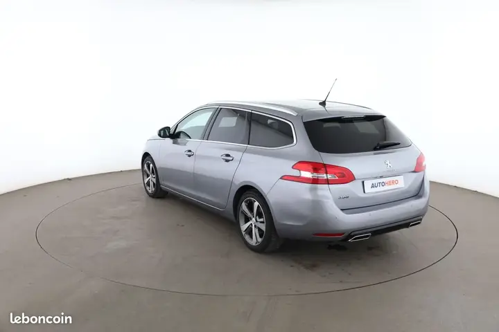 Peugeot 308 2019 photo 2