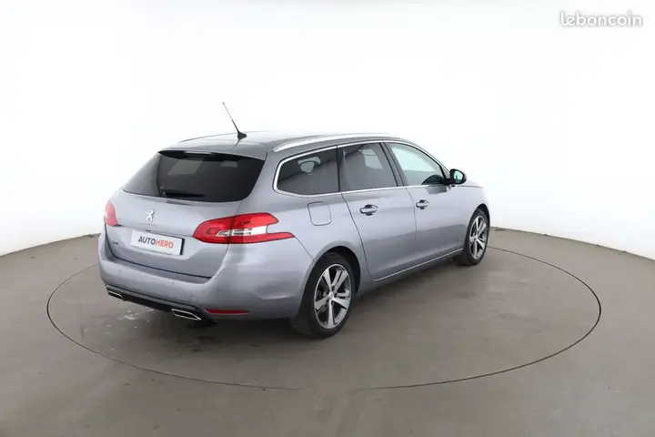 Peugeot 308 2019 photo 3