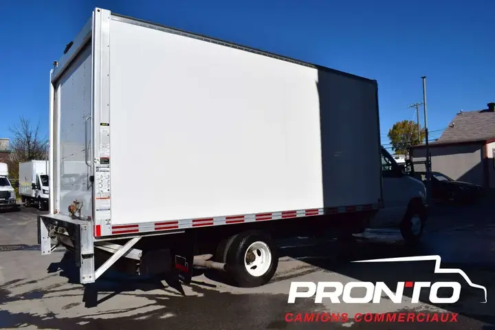 Ford E-Series Van 2024 photo 4
