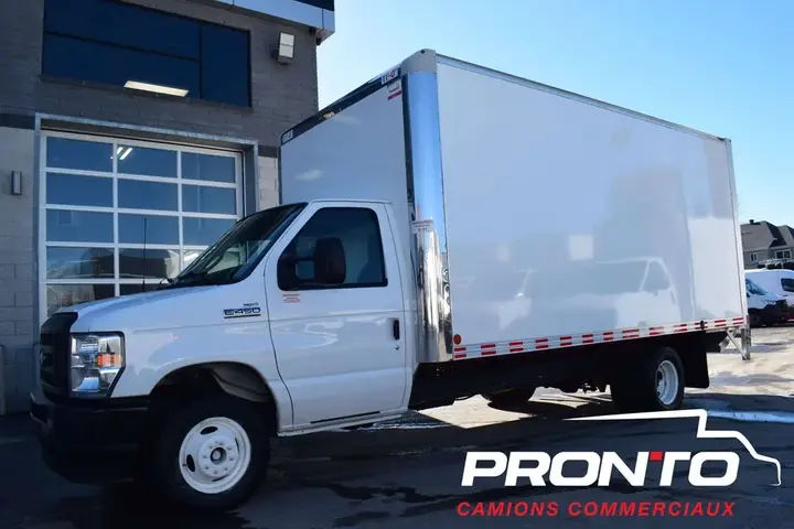 Ford E-Series Van 2024 photo 2