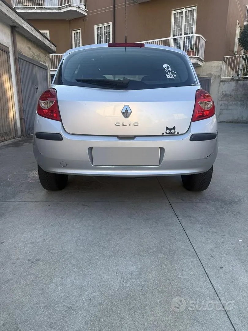Renault Clio 2007 photo 4