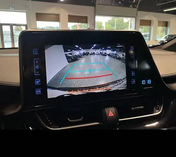 Toyota C-Hr 2018 photo 2