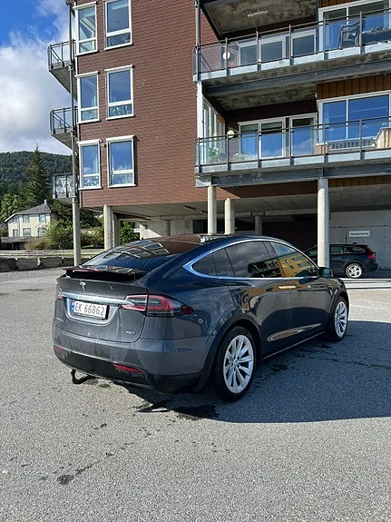 Tesla Model X 2017 photo 5