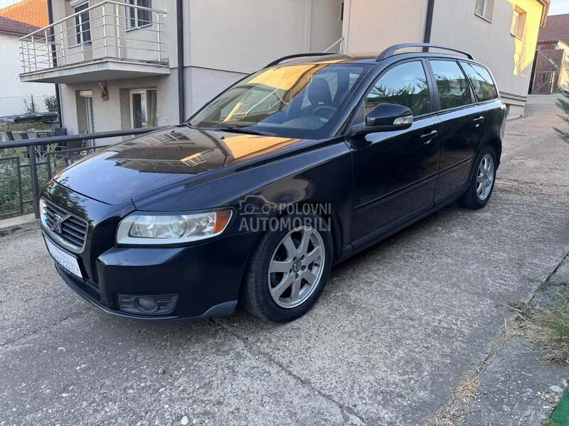 Volvo V50 2010 photo 2