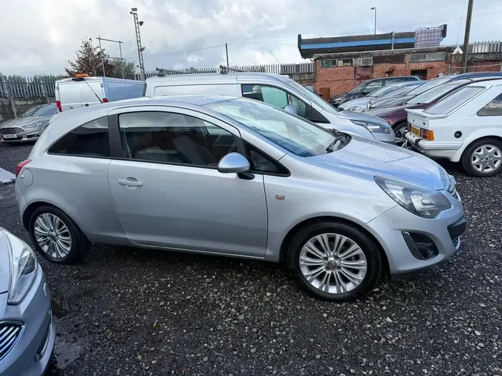 Vauxhall Corsa 2012 photo 3