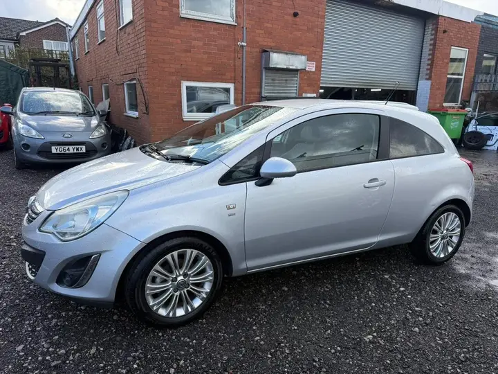 Vauxhall Corsa 2012 photo 4