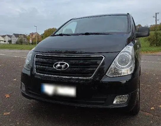 Hyundai H-1 Starex