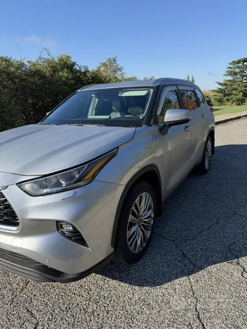 Toyota Highlander 2024 photo 3