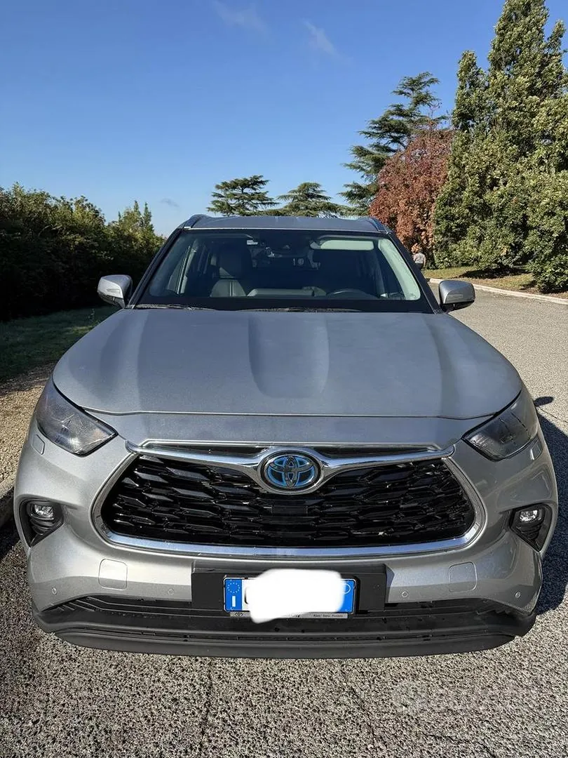 Toyota Highlander 2024 photo 2