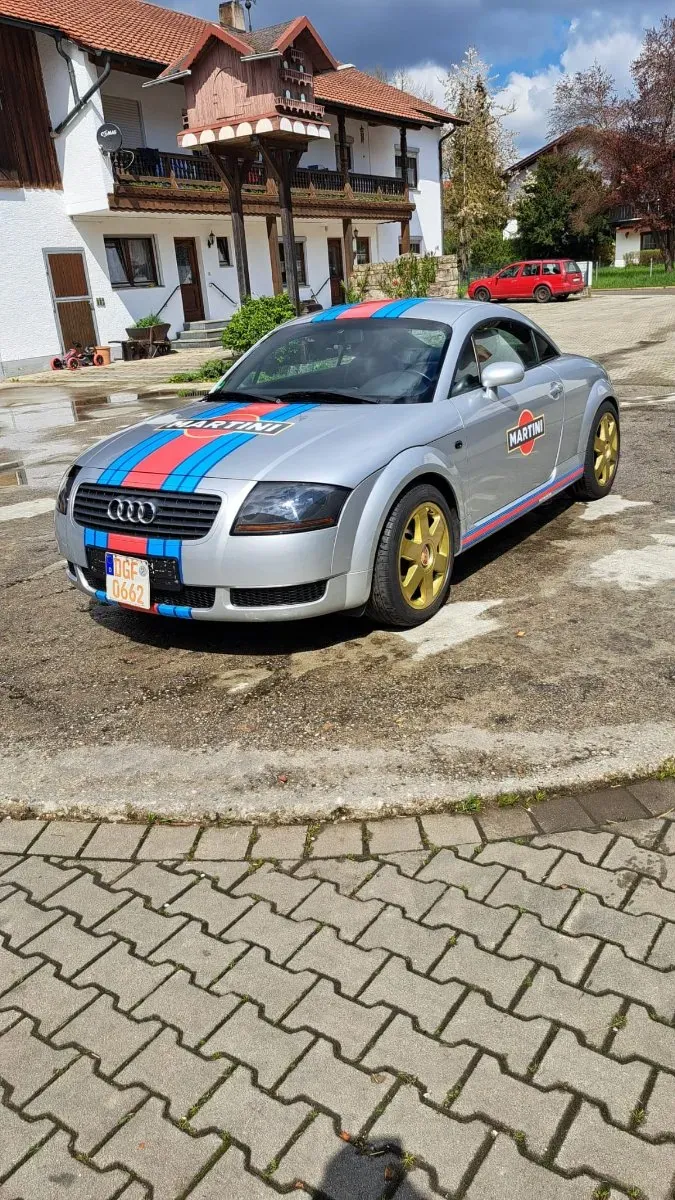 Audi Tt 1998 photo 2