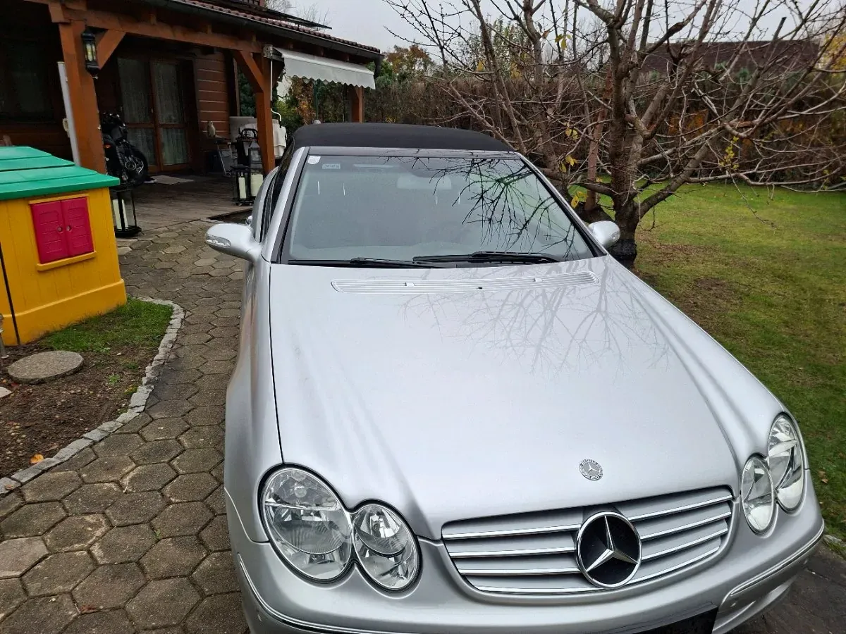 Mercedes-Benz Clk-Class 2004 photo 2
