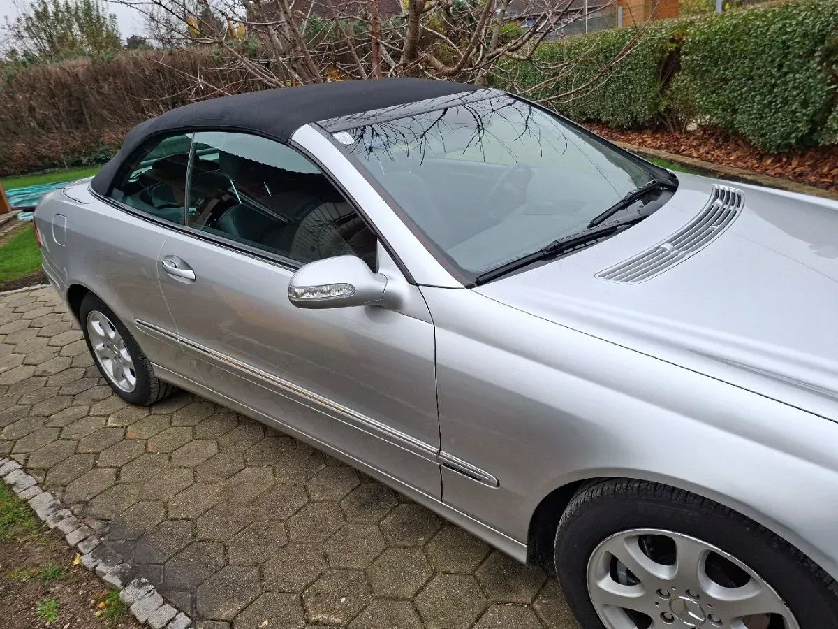 Mercedes-Benz Clk-Class 2004 photo 3