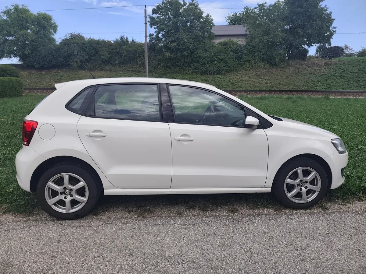 Volkswagen Polo 2014 photo 2