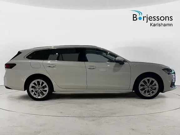 Skoda Superb 2027 photo 2