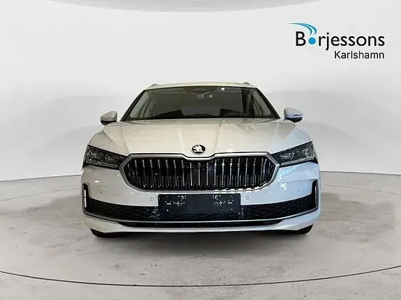 Skoda Superb 2027 photo 5