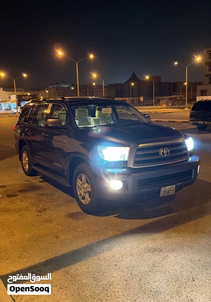 Toyota Sequoia 2010 photo 3