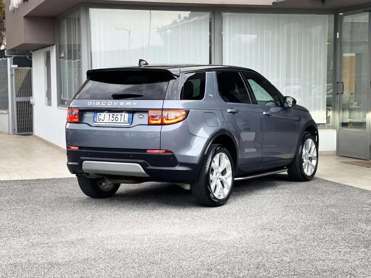 Land Rover Discovery Sport 2022 photo 5