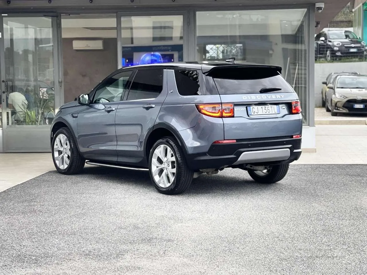 Land Rover Discovery Sport 2022 photo 4