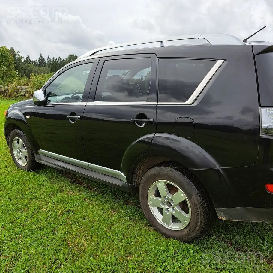Mitsubishi Outlander 2009 photo 2