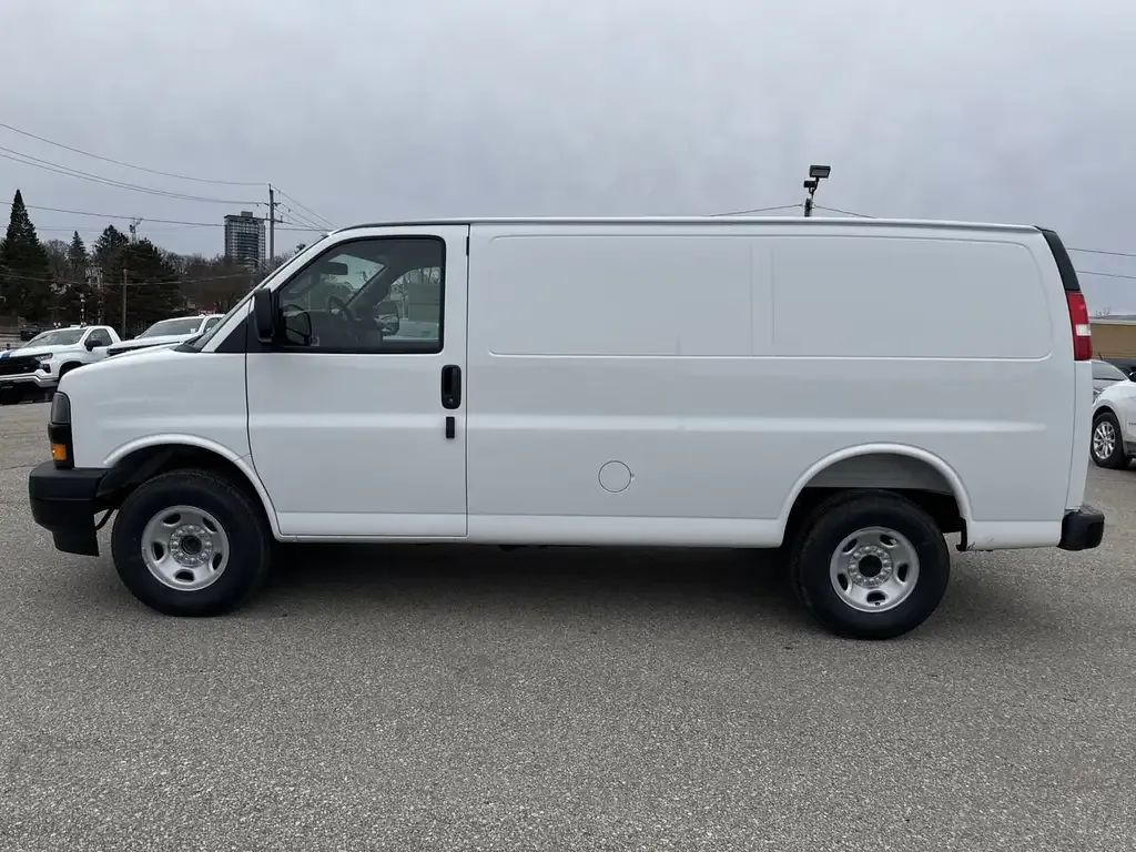 Chevrolet Express 2500 2026 photo 5