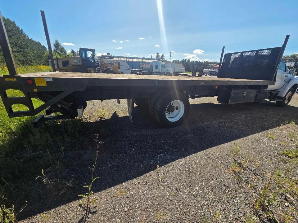 Ford F-750 2008 photo 3