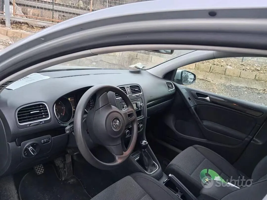 Volkswagen Golf 2010 photo 3