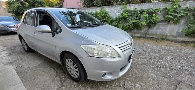 Toyota Auris 2010 photo 4