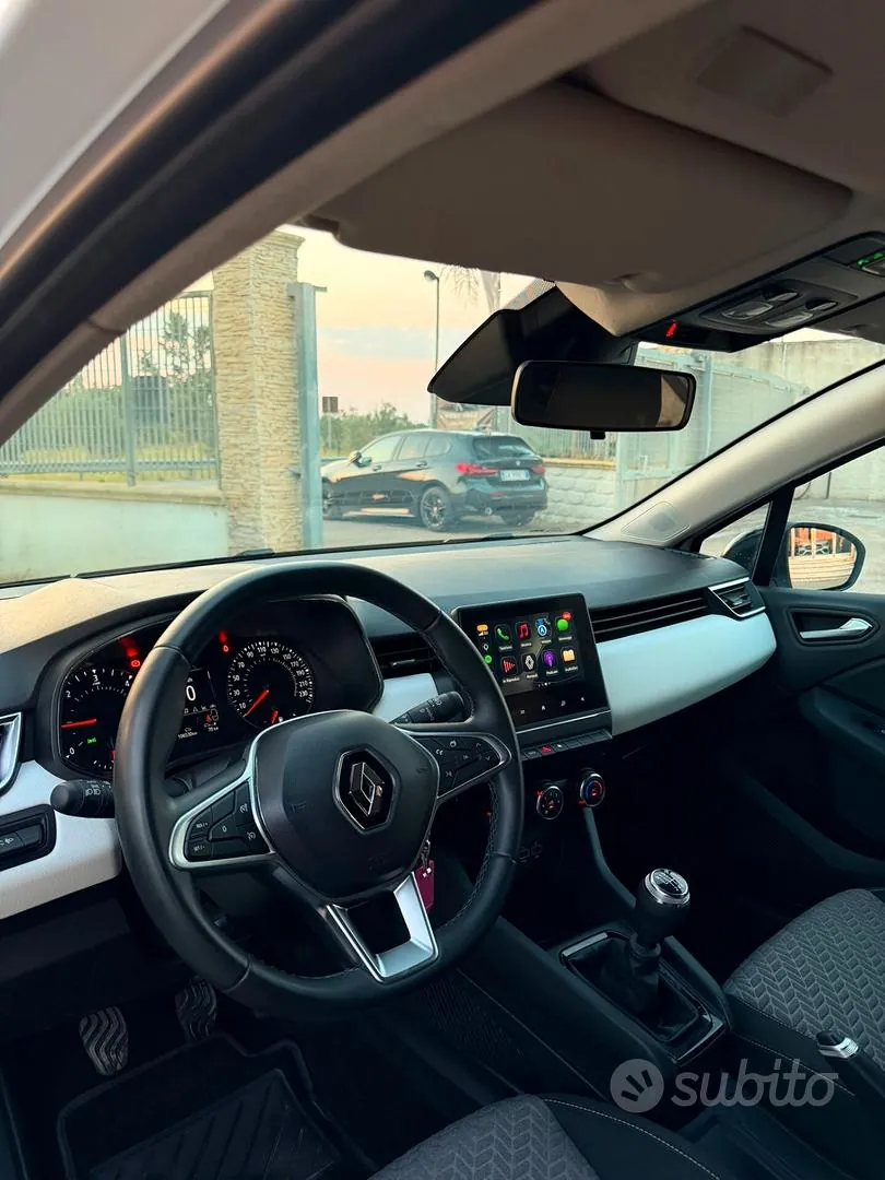 Renault Clio 2023 photo 3