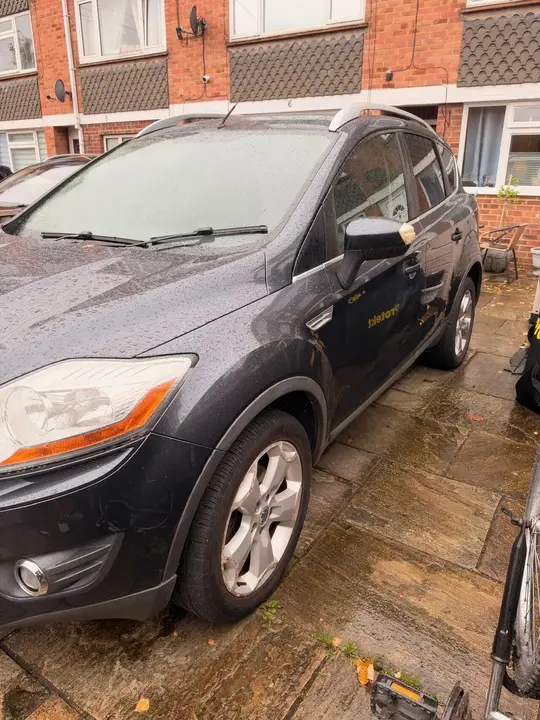 Ford Kuga 2010 photo 3