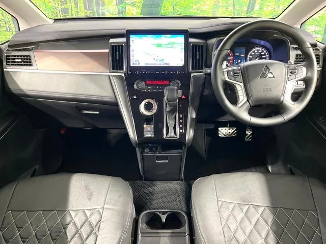 Mitsubishi Delica D:5 2024 photo 2