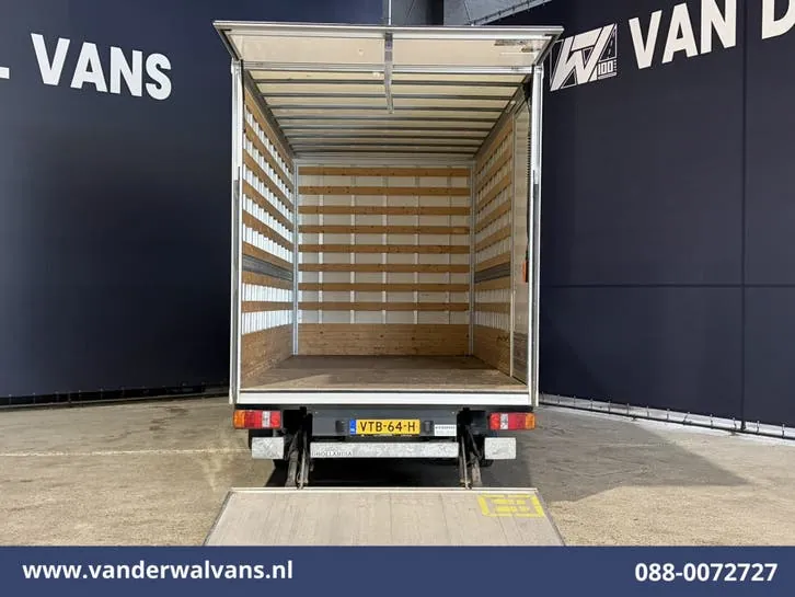 Ford Transit 2023 photo 3