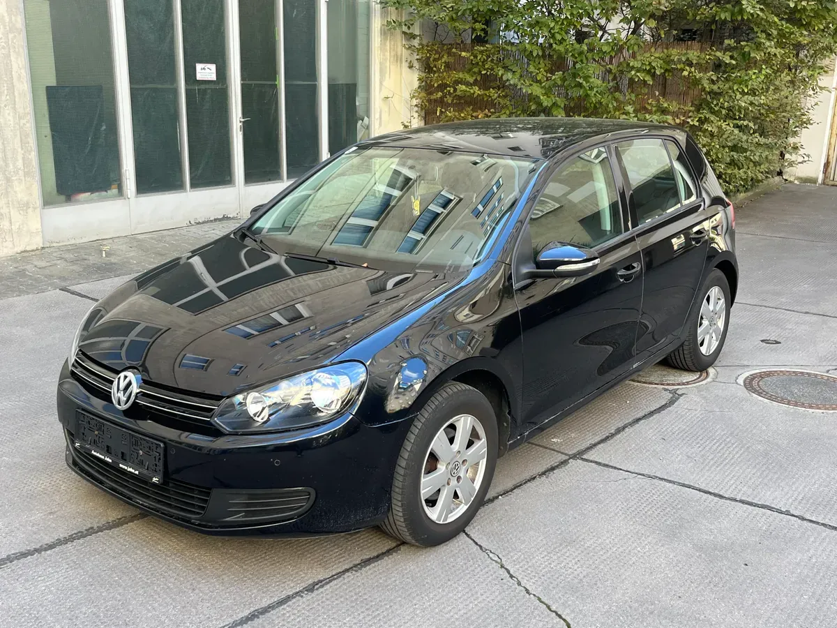 Volkswagen Golf 2010 photo 2