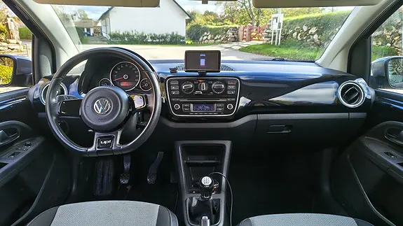 Volkswagen Up 2012 photo 5
