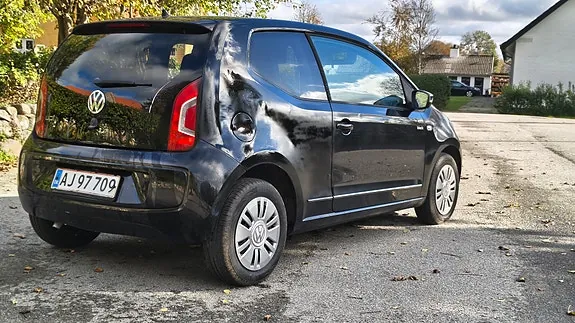 Volkswagen Up 2012 photo 4