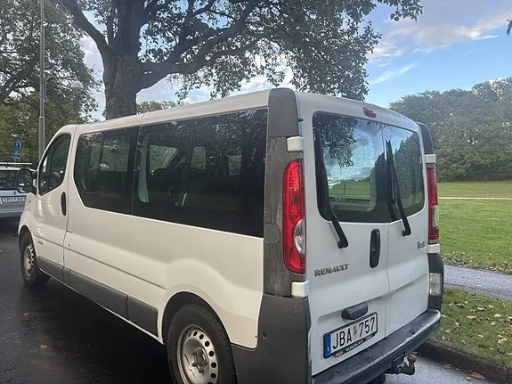 Renault Trafic 2009 photo 2