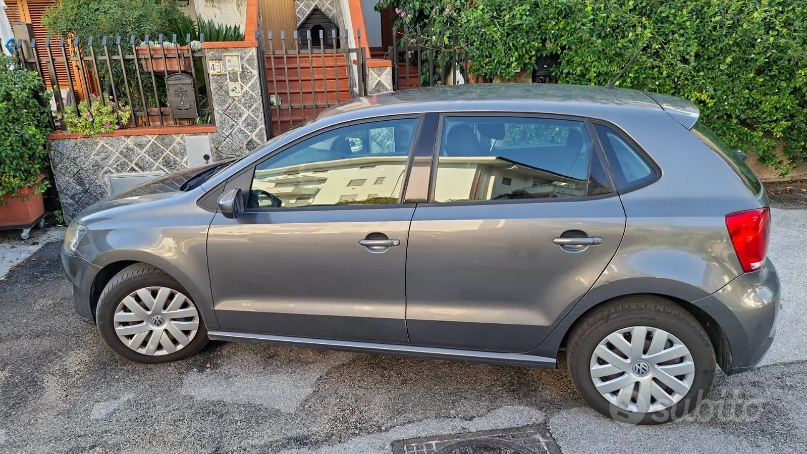 Volkswagen Polo 2010 photo 3