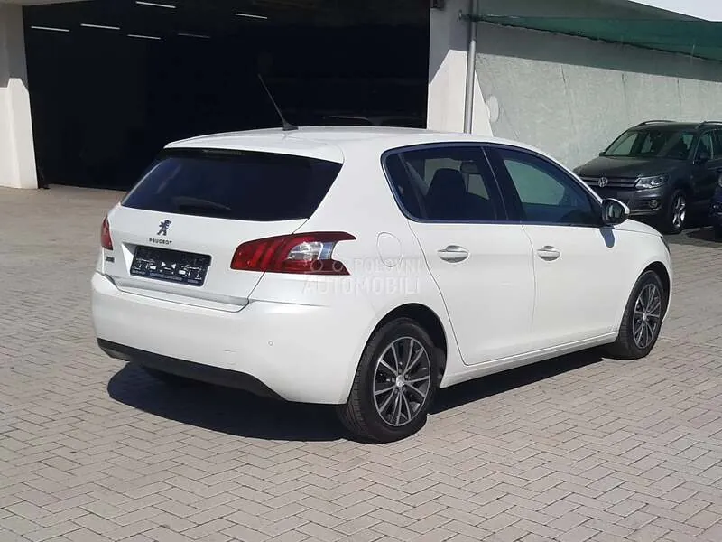 Peugeot 308 2013 photo 3