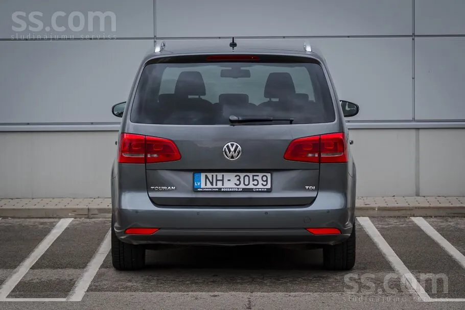 Volkswagen Touran 2011 photo 5